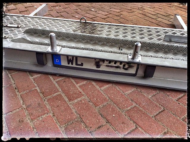 Warntafel Fahrradträger - wo und wie soll ich diese am besten anbringen?